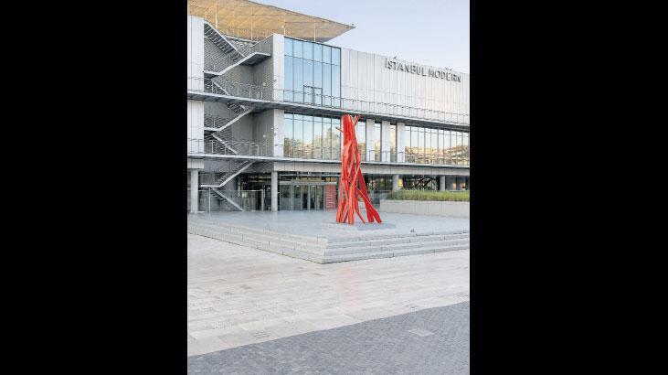 Dev heykel İstanbul’u yansıtıyor 1 dev heykel istanbulu yansitiyor Bkgf43G6
