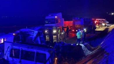 diyarbakirda feci kaza kamyonetler carpisti 2 meyyit 1 yarali 31iQQJQ4