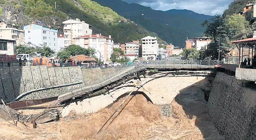 Doğu Karadeniz sele teslim
