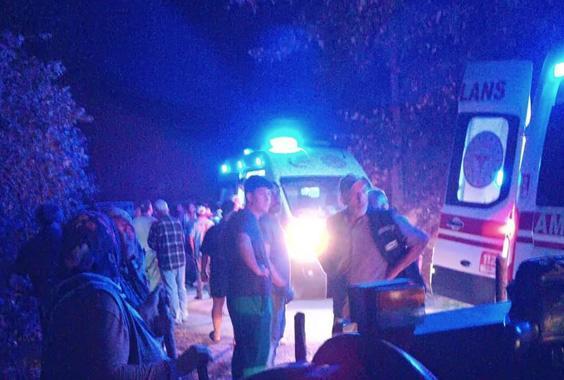 Düzce'de fındık çalışanlarını taşıyan patpat devrildi: 10 yaralı 4 duzcede findik calisanlarini tasiyan patpat devrildi 10 yarali 2 ptd7EjUd