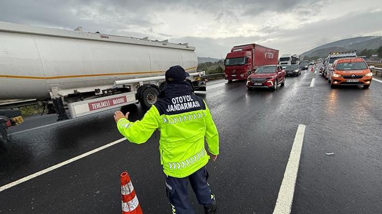 Düzce’de zincirleme kaza: 1 meyyit, 2 yaralı 2 duzcede zincirleme kaza 1 meyyit 2 yarali 0 4Mc619FD