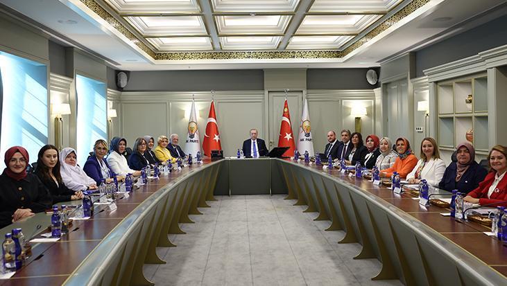Erdoğan, AK Parti’li bayan belediye liderlerini kabul etti 1 erdogan ak partili bayan belediye liderlerini kabul etti