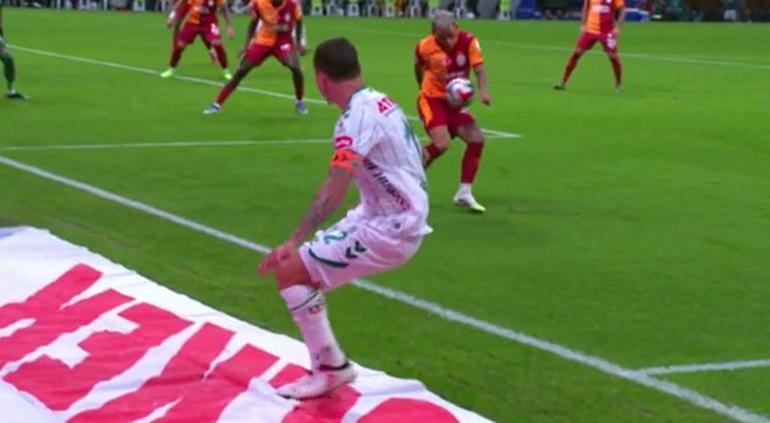 galatasaray macinda tartisma yaratan pozisyon eski hakemler yorumladi risk almis 1 ZKiNRYbc