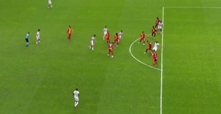 galatasaray macinda tartisma yaratan pozisyon eski hakemler yorumladi risk almis 2