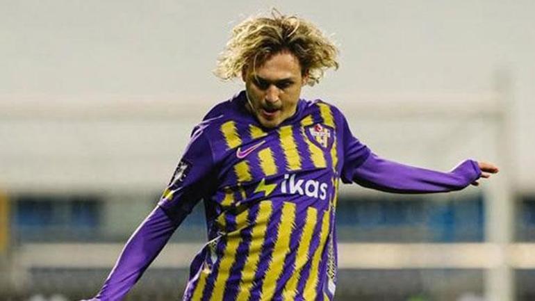 Galatasaray'dan ayrılan Hamza Akman'ın yeni adresi belirli oldu! 2 galatasaraydan ayrilan hamza akmanin yeni adresi belirli oldu 0 sZ99YZqT