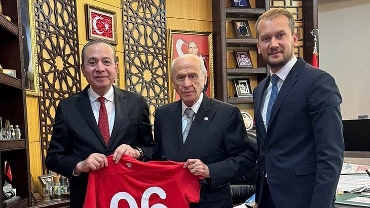 genclerbirliginden mhp genel baskani devlet bahceliye ziyaret aSZaNPL8