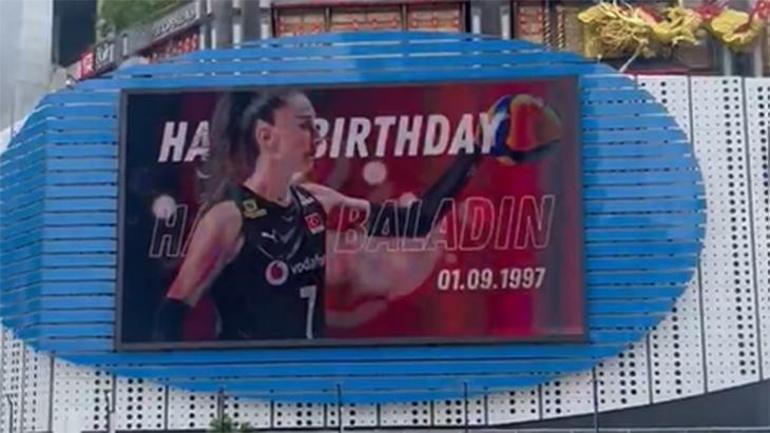 Hande Baladın hayranları hudut tanımıyor! Tayland'da billboard kiraladılar 3 hande baladin hayranlari hudut tanimiyor taylandda billboard kiraladilar 1 sMe7uXRV
