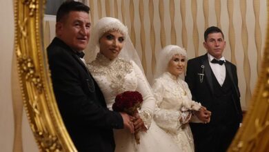 hudutlari asan ask kissasina ikili dugun bugun benim en memnun gunum KgbXC8Nl