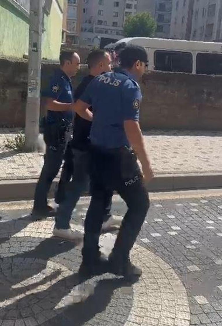 is insanini bicaklayarak oldurdu basinda bekledi dehsete dusuren anlar kamerada 0 vcc2K7yF