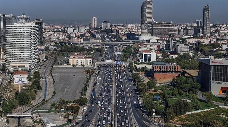 istanbulda haftanin ucuncu is gununde trafik yogunlugu yuzde 72ye cikti 1 FaI3T78X