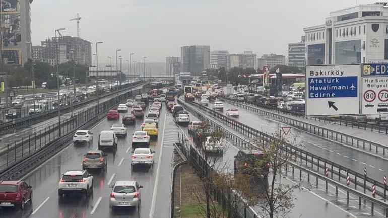 İstanbul'da yağmur trafiği kilitledi: Yoğunluk yüzde 80'e ulaştı 2 istanbulda yagmur trafigi kilitledi yogunluk yuzde 80e ulasti 0 LKwbLNjL