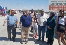 izmir adana seferi zahmete dondu mazotu biten otobus yolda kalinca yolcular otostop cekti cmiu8sjZ