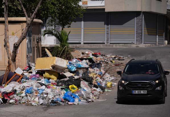 İzmir Buca'da toplanmayan çöpler reaksiyona neden oluyor İzmir'de çöp krizi: Parklarda oturamıyoruz, sinekten durulmuyor 13 izmir bucada toplanmayan copler reaksiyona neden oluyor izmirde cop krizi parklarda oturamiyoruz sinekten durulmuyor FVi3UKa3