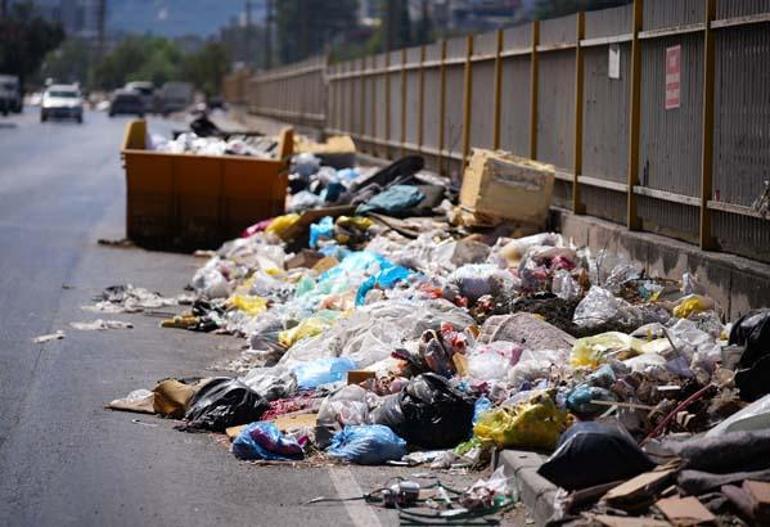 İzmir Buca'da toplanmayan çöpler reaksiyona neden oluyor İzmir'de çöp krizi: Parklarda oturamıyoruz, sinekten durulmuyor 3 izmir bucada toplanmayan copler reaksiyona neden oluyor izmirde cop krizi parklarda oturamiyoruz sinekten durulmuyor