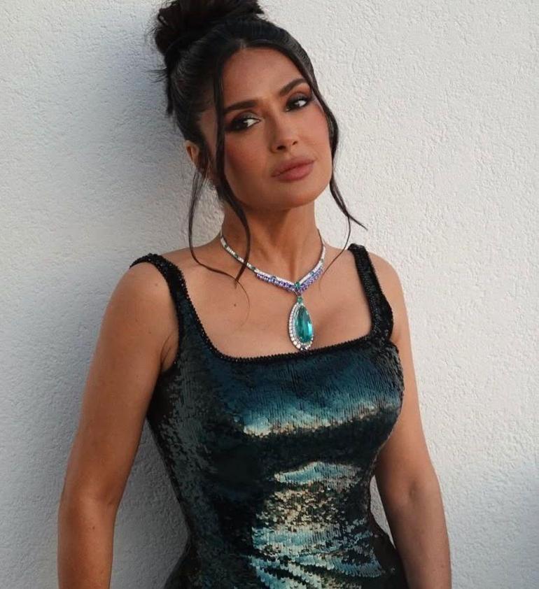 Kim der 59 diye! Salma Hayek'ten doğum günü paylaşımı: Hala dans ediyorum 4 kim der 59 diye salma hayekten dogum gunu paylasimi hala dans ediyorum 2