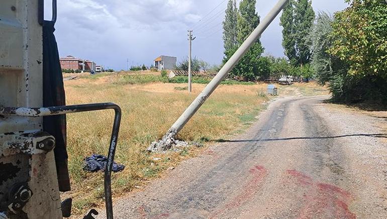 kirikkalede facia cop kamyonu geri hareket yapti paklik gorevlisinin kolu koptu 1 GFtBZrTH