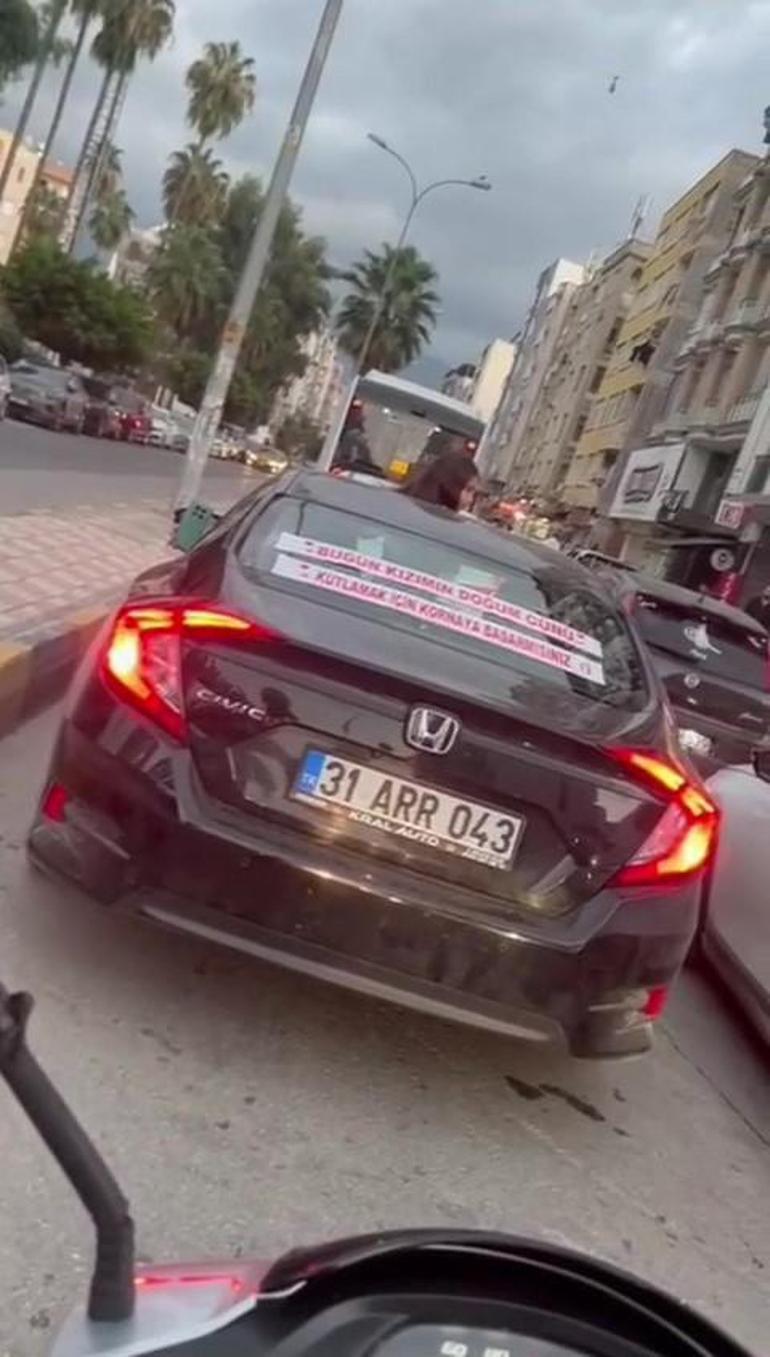 Kornayla kutlama akımı yayılıyor! Tüm kente kızının doğum gününü kutlattı 3 kornayla kutlama akimi yayiliyor tum kente kizinin dogum gununu kutlatti 1 K85aaWUI