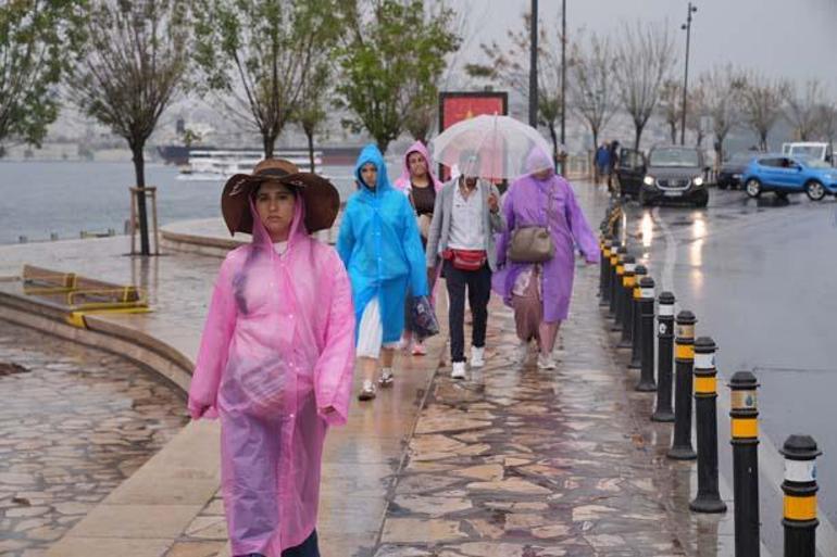 Meteoroloji'den sağanak alarmı! Görüş arası 15 metreye düştü, ihtarlar peşe peşe geldi 5 meteorolojiden saganak alarmi gorus arasi 15 metreye dustu ihtarlar pese pese geldi 3 PlyrPSqd