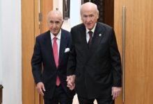 mhp lideri devlet bahceli eski chp genel lideri hikmet cetin ile gorustu zNxhODbS