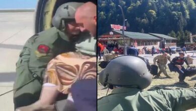msb rizede selde mahsur kalanlarin helikopterle tahliye imgelerini paylasti 66sDyAYR