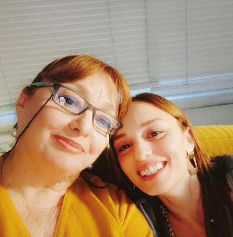 Nilperi Şahinkaya'nın acı günü! Annesi hayatını kaybetti 2 nilperi sahinkayanin aci gunu annesi hayatini kaybetti 0 smmu8lCV