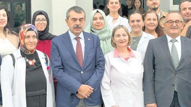 Öğretmen, Bakan Tekin’i veli sandı 2 ogretmen bakan tekini veli sandi 0 IJrq4XBL