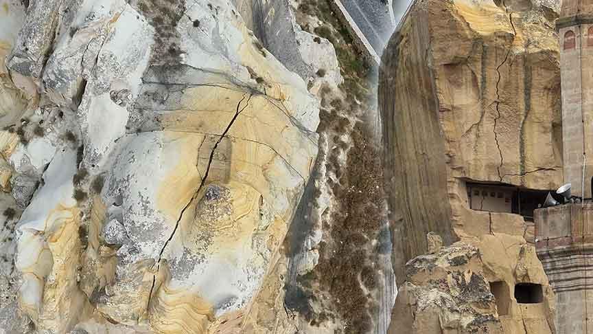 Peribacasından sonra Kadıkalesi de çöktü! Belediye başkanı açıkladı: ‘Risk altındaki meskenler tahliye edildi’