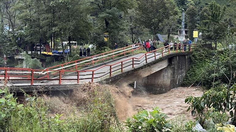 rizede sabaha karsi kopru coktu bolge kapatildi 1 5Wy31ZVD