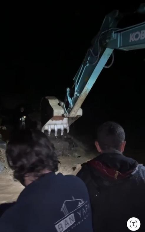 Rize'de şiddetli yağışlar sele neden oldu! Mahsur kalan vatandaşlar tahliye edildi 5 rizede siddetli yagislar sele neden oldu mahsur kalan vatandaslar tahliye edildi 3 kyu5NGFR
