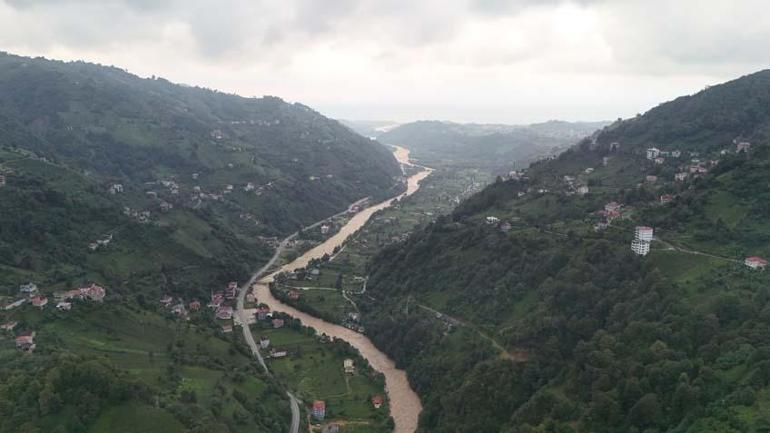 Son dakika... Karadeniz'de sel felaketi! Bir gecede 300 kg yağış: 100 yıllık köprü yıkıldı, tekrar turuncu alarm verildi 2 son dakika karadenizde sel felaketi bir gecede 300 kg yagis 100 yillik kopru yikildi zSdQJVuP