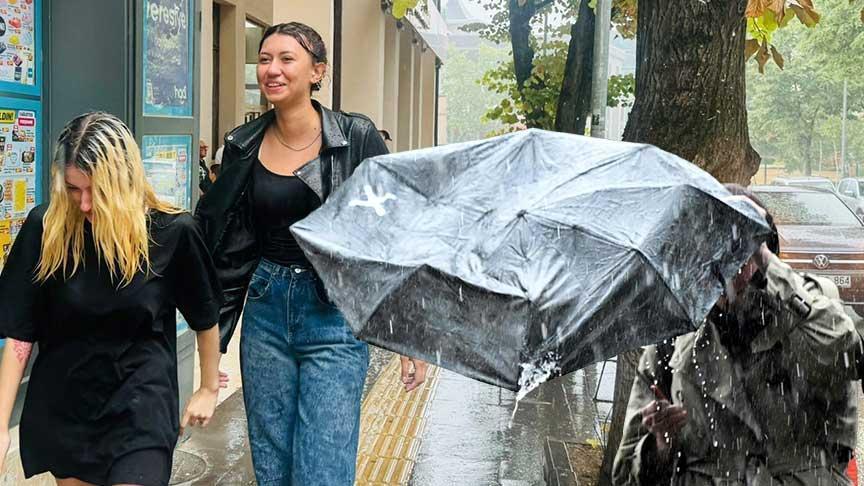 Son dakika… Meteoroloji haritayı güncelledi! Kuvvetli sağanak ve fırtına alarmı: İşte vilayet il detaylar…