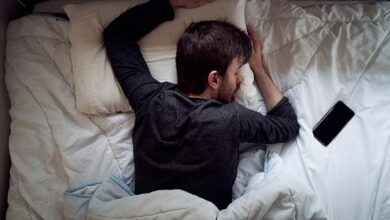 telefonu yastigin altina koyan yandi gece uzunlugu ziyan veriyor beyni mahveden kusur UTcwtDw2