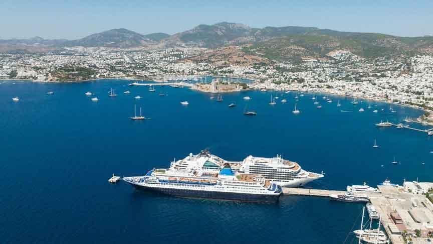 turizmde agustos zirvesi 7 milyona yakin turist turkiyede rusya ve almanya birinci iki sirada PpZ3YqAw