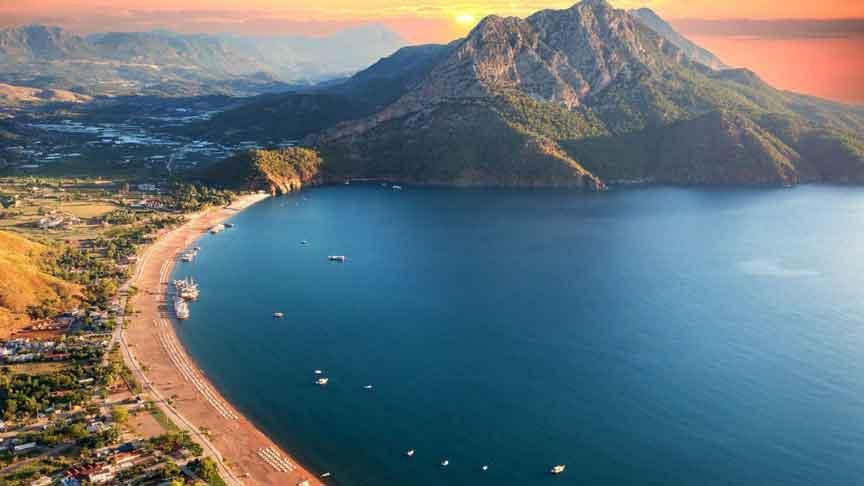 turizmde agustos zirvesi 7 milyona yakin turist turkiyede rusya ve almanya birinci iki sirada nTB5Uhlu
