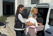 yaptigi pes dedirtti kucaginda bebegiyle tutuklandi eqhSuZMU