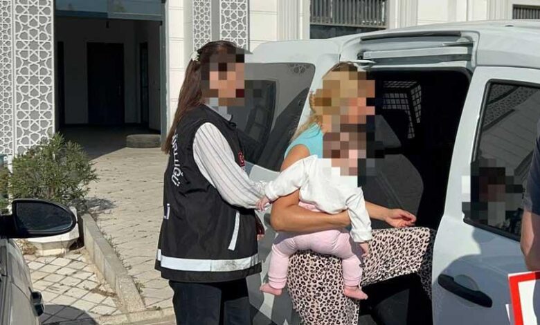 Yaptığı pes dedirtti! Kucağında bebeğiyle tutuklandı 1 yaptigi pes dedirtti kucaginda bebegiyle tutuklandi eqhSuZMU