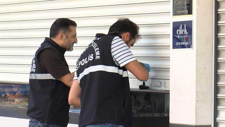 Yer: Bağcılar! Güpegündüz kuyumcuyu soymaya kalktılar: 'Bir anda içeri girdiler' 2 yer bagcilar gupegunduz kuyumcuyu soymaya kalktilar bir anda iceri girdiler 0 Xw6EN1gR