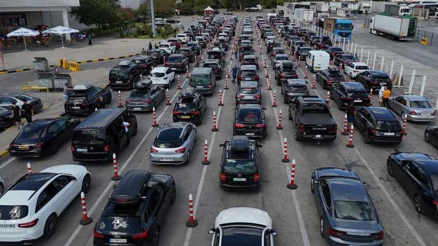 Yıllık müsaade bitti, gözler artta kaldı: ‘Bir ay çalış otomobil al devri bitti’