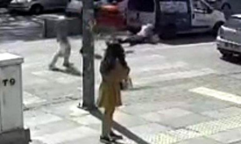 Yol verme arbedesinde darbedilen bayan yaralandı! O anlar kamerada 2 yol verme arbedesinde darbedilen bayan yaralandi o anlar kamerada 0 qCju9hpb